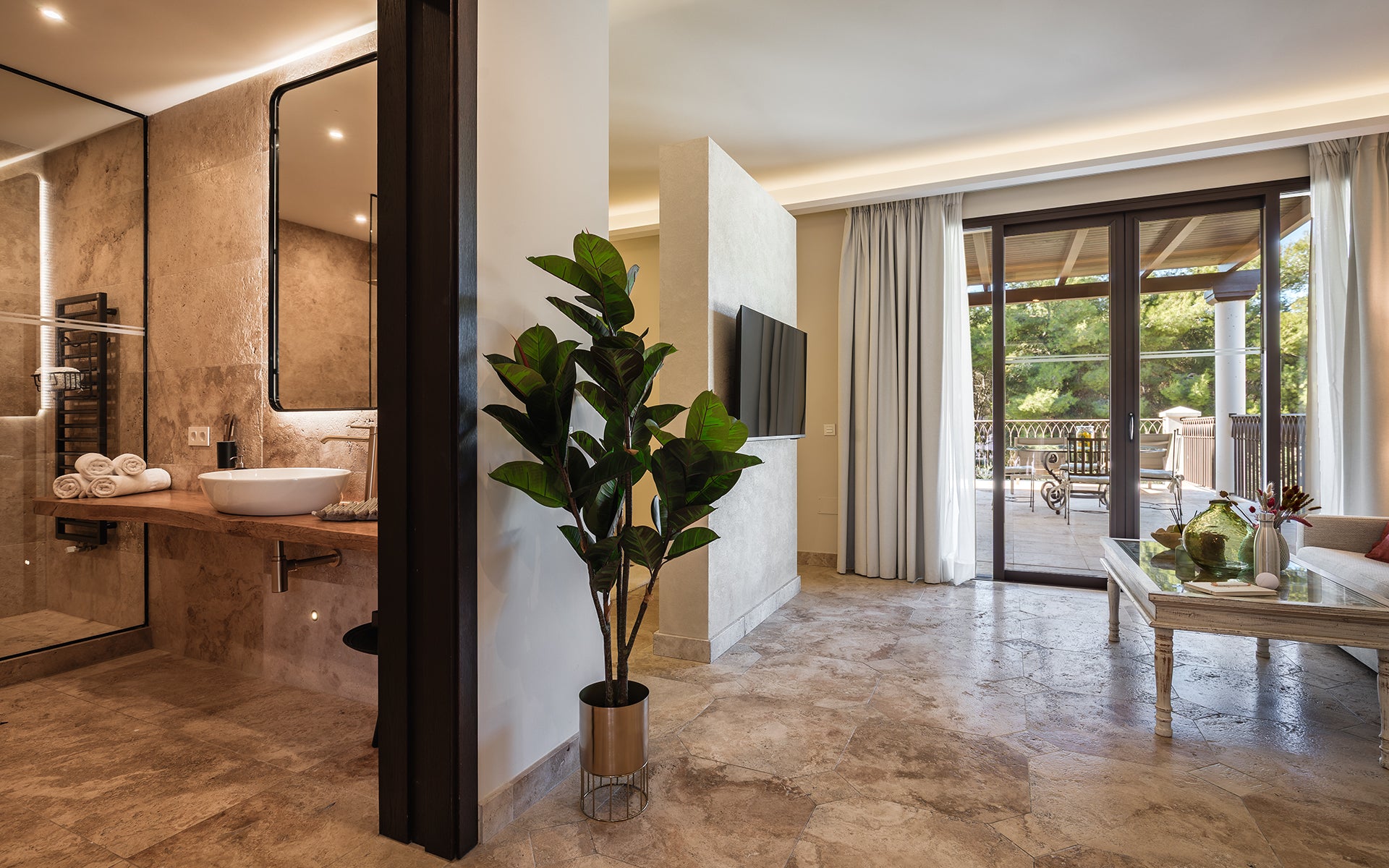 Deluxe recovery facilities and therapy rooms